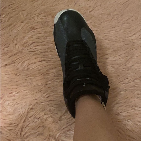 Hyper Pink Jordan 13 - Picture 3 of 6